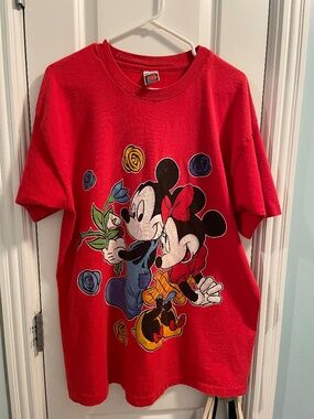 Mickey and Minnie red Mickey unlimited Jerry Leigh T-shirt